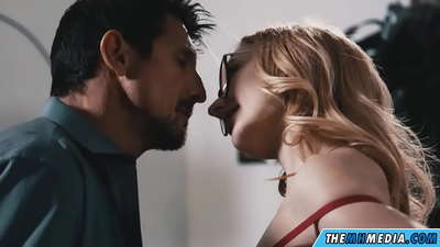 Romantični seks s pohotno blondinko