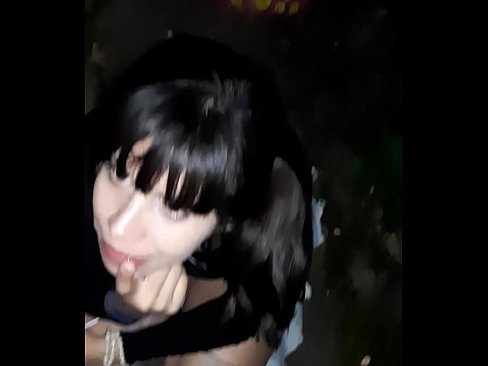 ❤️ Na ulici nabrekli penis v zameno za sladkarije Pravi pornič pri nas ️❤